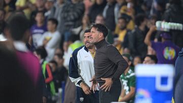 Andre Soares Jardine head coach of Pumas during the 8th round match between Pumas UNAM and America as part of the Liga BBVA MX, Torneo Clausura 2025 at Olimpico Universitario Stadium, on February 22, 2025 in Mexico, City, Mexico.