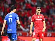 Amaury Garcia of Cruz Azul and Joao Dias of Toluca during the 5th round match between Toluca and Cruz Azul as part of the Liga BBVA MX, Torneo Clausura 2026 at Nemesio Diez Stadium, on February 07, 2026 in Toluca, Estado de Mexico, Mexico.