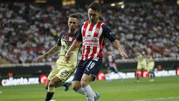 (L-R), Miguel Layun of America and Jesus Angulo of Guadalajara during the game Guadalajara vs America, corresponding to day 10 of the Torneo Clausura Grita Mexico C22 of Liga BBVA MX, at Akron Stadium, on March 12, 2022.
 
 &lt;br&gt;&lt;br&gt;
 
 (I-D), 