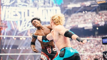 Combate entre IShowSpeed y Logan Paul durante WrestleMania 42: Noche 1 en el Allegiant Stadium.
