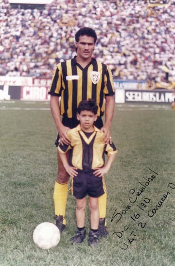 En su paso por Venezuela, Radamel García King vistió las camisetas de Deportivo Táchira, Monagas y Mineros.