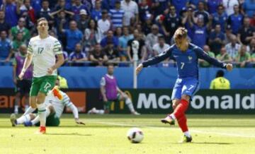 Penalti a favor de Francia que marca Griezmann (2-1)