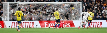 El jugador del Real Madrid, Kylian Mbappé, marca el 3-1 a Las Palmas. 