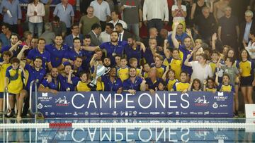 El Atl谷tic Barceloneta gana al Terrassa y es campe車n de Liga
