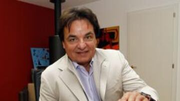 <b>DOSSIERES. </b>El presidente del Sion con los documentos probatorios que presentará ante los jueces.