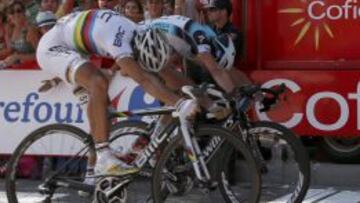 Zdenek Stybar se impone en línea de meta a Phlippe Gilbert por un tubular.