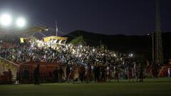 Insólito: Corte de luz dejó a oscuras el debut de Cobresal