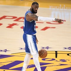 LeBron comanda, Harrell remata y los Lakers carburan