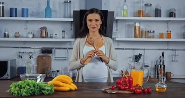 Qué significa que una mujer embaraza tenga antojo de comer todo el día plátano