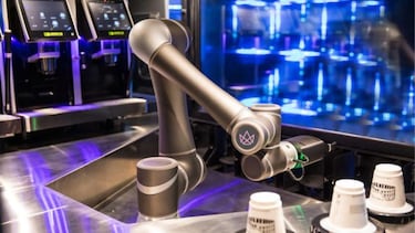 Deja su trabajo y se hace multimillonario con un robot que hace caf¨¦