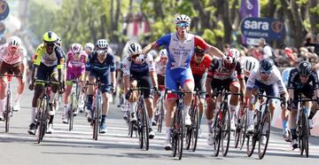 Arnaud D¨¦mare fue el ganador de la etapa al esprint.