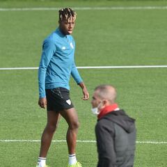 Lezama: Nico Williams se ejercita con el grupo y Villalibre, con calma