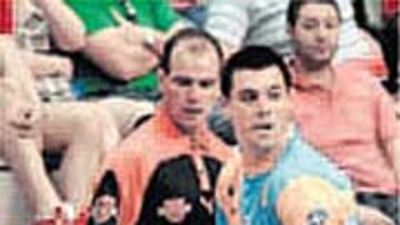 Simi marcó ayer tres goles.