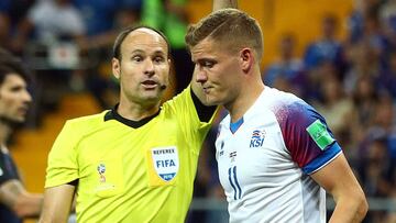 Mateu Lahoz, entre los 17 árbitros supervivientes en el Mundial