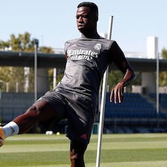 Vinicius 'golea' a Hazard