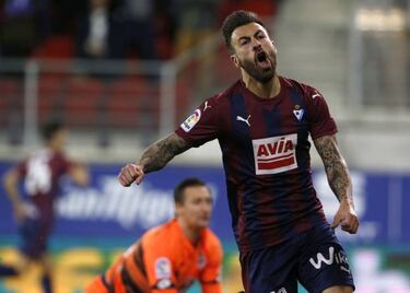 Fulham consider paying Sergi Enrich's release clause