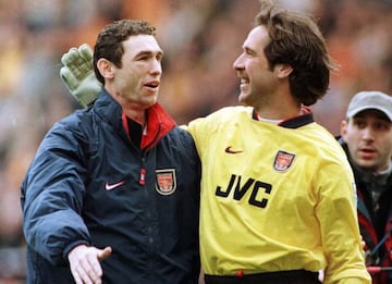 David Seaman con Martin Keown.