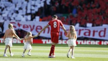 Steven Gerrard deja el Liverpool tras 17 años defendiendo la misma camiseta. Anfield se vistió de gala para hacer inolvidable su despedida.