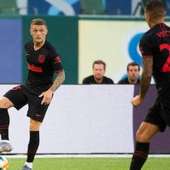 Trippier: "Estoy encantado de estar en el Atlético"