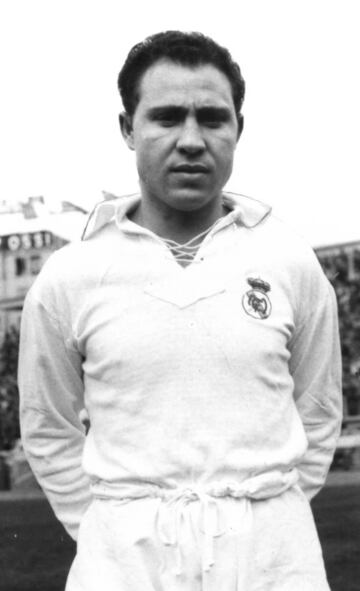 El catalán fichó por el Real Madrid en 1950 y estuvo en el conjunto madridista hasta 1952. En Osasuna jugó la temporada 1953-1954.