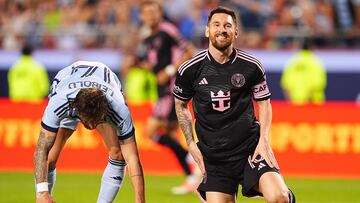 KANSAS CITY, MISSOURI - APRIL 13: Lionel Messi #10 of Inter Miami reacts during the first half of a Major League Soccer game against the Sporting Kansas City at Arrowhead Stadium on April 13, 2024 in Kansas City, Missouri. Kyle Rivas/Getty Images/AFP (Photo by Kyle Rivas / GETTY IMAGES NORTH AMERICA / Getty Images via AFP)