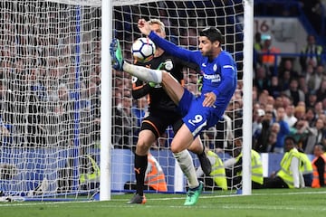 Álvaro Morata no ha vivido su mejor temporada en Londres, por lo que ha empezado a sembrar dudas en Stamford Brigde. Desde Italia se han interesado por él, incluso se ha llegado a hablar de ofertas de Juventus y Milán. 