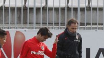 Óliver se lamenta durante el entrenamiento.