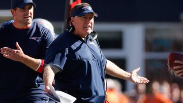 FOXBORO, MA - OCTOBER 01: Head coach Bill Belichick of the New England Patriots reacts during the game against the Carolina Panthers at Gillette Stadium on October 1, 2017 in Foxboro, Massachusetts. Jim Rogash/Getty Images/AFP
== FOR NEWSPAPERS, INTERNET, TELCOS & TELEVISION USE ONLY ==