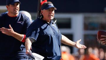 FOXBORO, MA - OCTOBER 01: Head coach Bill Belichick of the New England Patriots reacts during the game against the Carolina Panthers at Gillette Stadium on October 1, 2017 in Foxboro, Massachusetts.   Jim Rogash/Getty Images/AFP
 == FOR NEWSPAPERS, INTERNET, TELCOS &amp; TELEVISION USE ONLY ==