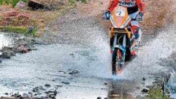 <b>IMPLACABLE. </b>Marc Coma se está marchando con una facilidad insultante de sus rivales, gracias, en parte, a su sabiduría con la elección de los neumáticos.