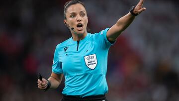 Huerta de Aza, la profesora que dej¨® las aulas por el arbitraje