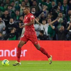 "Fernando Reges seguirá en el Sevilla algunos años más"