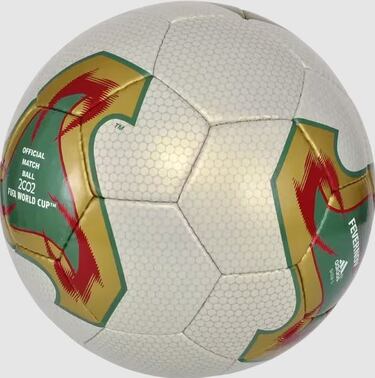La Copa del Mundo de 2002 marcó una ruptura con la tradición reciente, ya que las tríadas de las seis bolas anteriores fueron reemplazadas por cuatro diseños trigonales, aunque se mantuvieron los familiares paneles hexagonales y pentagonales.