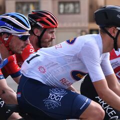 Bouhanni denuncia ataques racistas tras cerrar a Stewart