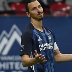 El DT de Fabián, Jim Curtin: "Con Zlatan no hay que meterse"