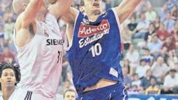 <b>DEL AZUL AL BLANCO. </b>Todo indica que este año, Jiménez cambiará de equipo en Madrid.