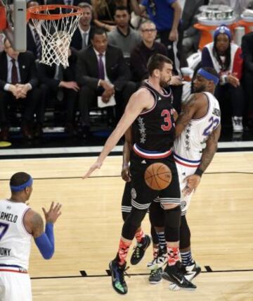 LeBron James y Marc Gasol.