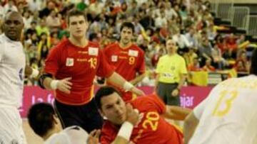 <b>DUREZA. </b>Chema hizo daño a los portugueses con su movilidad.