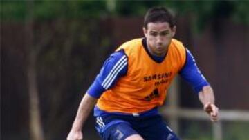 Frank Lampard podría abandonar la disciplina del Chelsea este verano