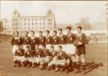 Equipación de la Selección Española entre 1939 y 1945. Partido entre España y Portugal.