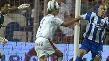 <B>YA HA DEBUTADO.</B> Xisco ya sabe lo que es jugar con el Deportivo en Primera División.