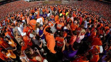 El colorido está más que presente en el duelo que enfrentó a Clemson Tigers y North Carolina State Wolfpack.