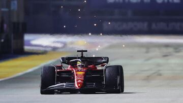 Formula One F1 - Singapore Grand Prix - Marina Bay Street Circuit, Singapore - October 1, 2022 Ferrari's Charles Leclerc in action during qualifying REUTERS/Edgar Su