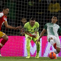 Armani se reencuentra con Santa Fe: una vieja rivalidad del FPC