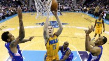 Lou Amundson, en un partido en abril de 2013 con los por entonces Hornets (hoy Pelicans).