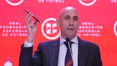 20/04/22 RUEDA DE PRENSA DE LUIS RUBIALES EN LA CIUDAD DEL FUTBOL DE LAS ROZAS CASO GERARD PIQUE

 RFEF REAL FEDERACION ESPAÑOLA DE FUTBOL 