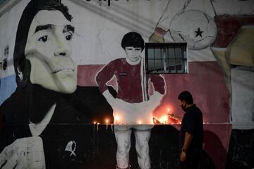 Homenaje a Maradona en el estadio que lleva su nombre y donde juega como local Argentinos Juniors, club donde debutó El Diego en el futbol profesional.