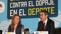 Ana Mu&ntilde;oz y Luis Horta, durante las jornadas de la AEA.