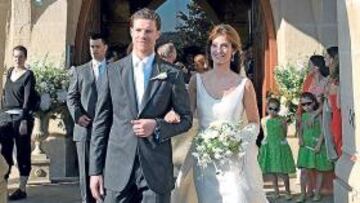 <b>AYER SE CASÓ CON SU NOVIA NAGORE.</b> Xabi Alonso se casó ayer con Nagore Aramburu, su novia de toda la vida, en la iglesia de Zorroaga, en San Sebastián. La pareja tuvo un hijo el 11 de marzo (el futbolista se ausentó de un partido de la Champions para acudir al nacimiento). El convite fue en el campo de golf de Fuenterrabia.