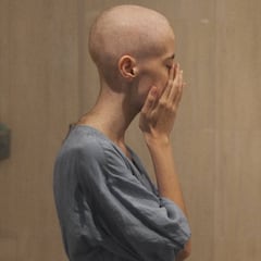 Una joven denuncia que le diagnosticaron cáncer tarde por culpa del coronavirus